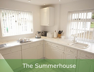 The Summerhouse Thatch Holiday Cottage Dorset & New Forest